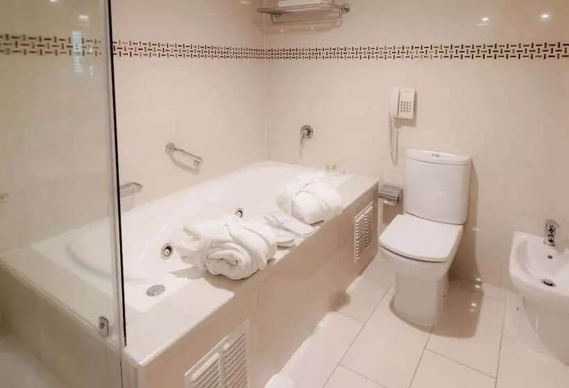 酒店 Wyndham Garden Santiago Kennedy