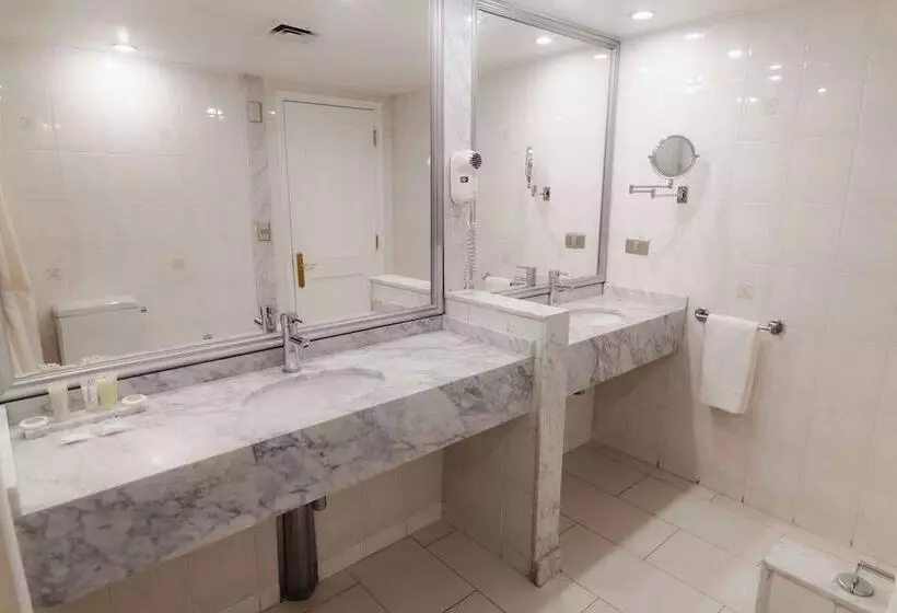 酒店 Wyndham Garden Santiago Kennedy