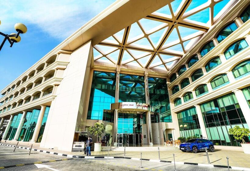 هتل Mövenpick Grand Al Bustan