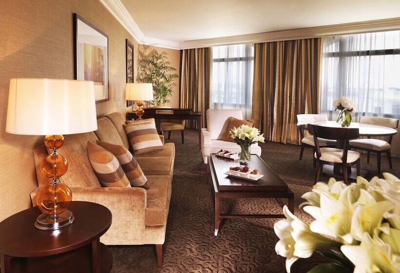 هتل Mövenpick Grand Al Bustan