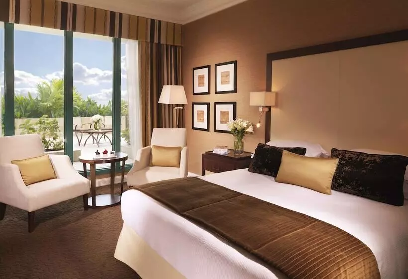 هتل Mövenpick Grand Al Bustan