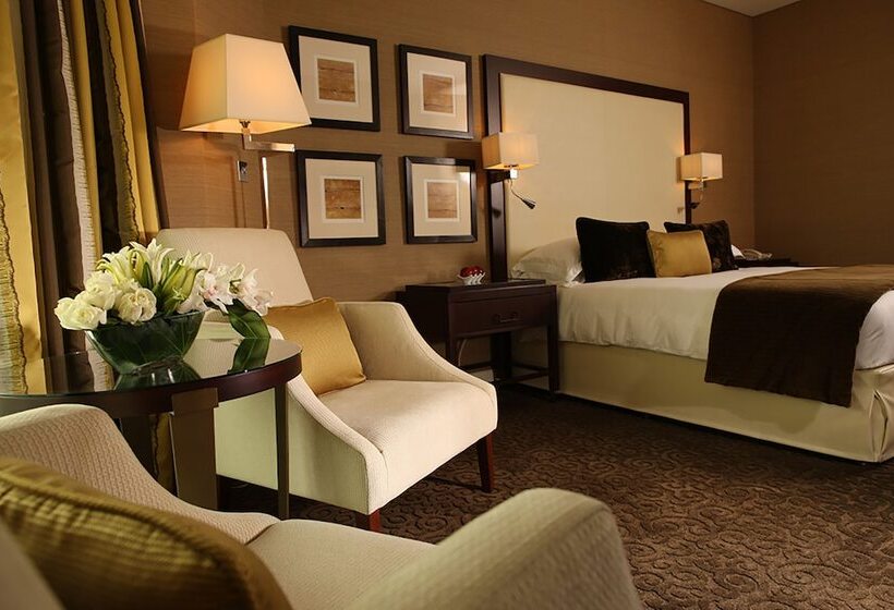 هتل Mövenpick Grand Al Bustan