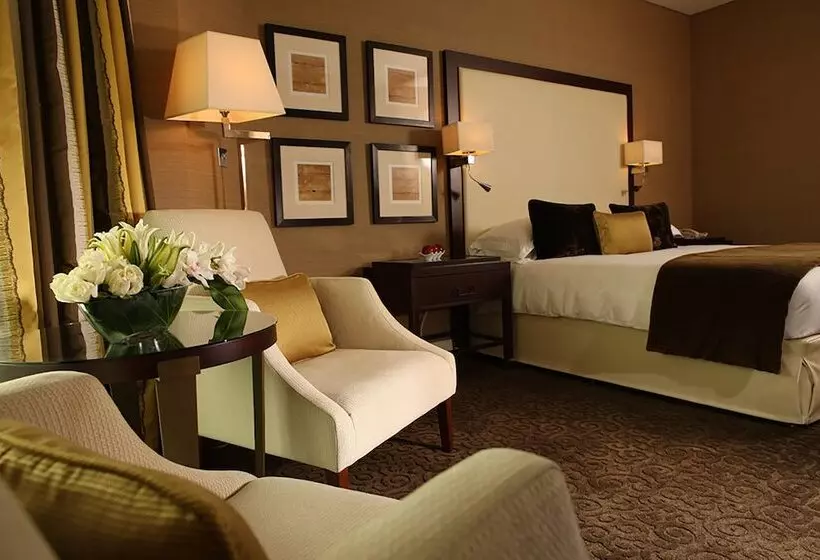 هتل Mövenpick Grand Al Bustan