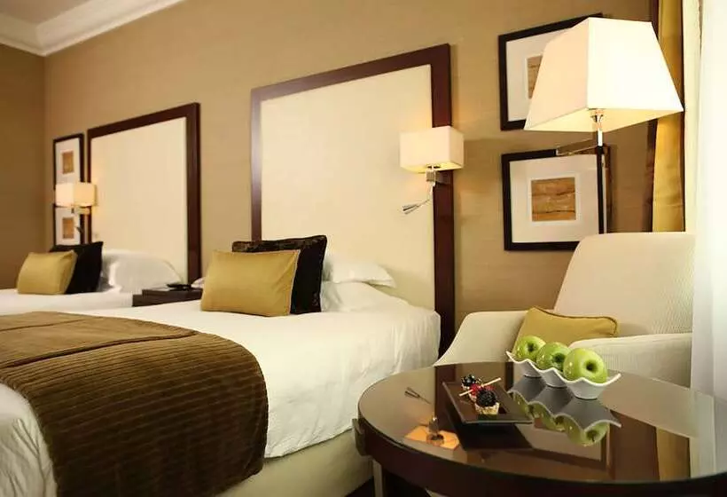 هتل Mövenpick Grand Al Bustan