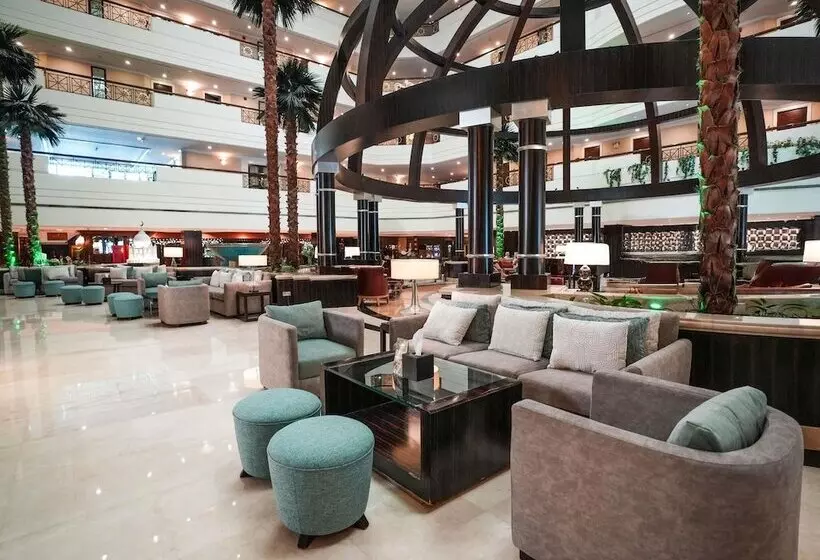 هتل Mövenpick Grand Al Bustan