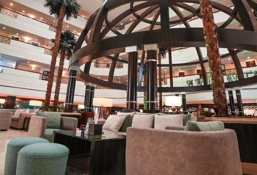 هتل Mövenpick Grand Al Bustan