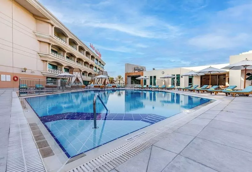 هتل Mövenpick Grand Al Bustan
