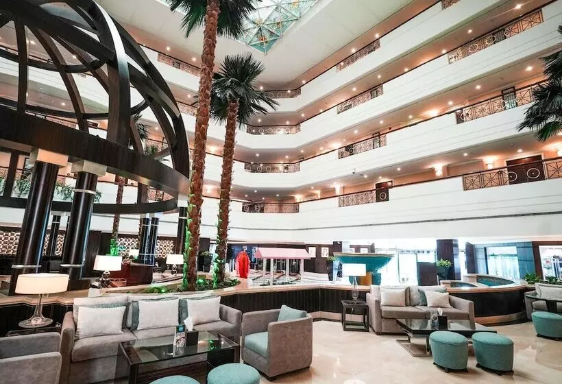 هتل Mövenpick Grand Al Bustan