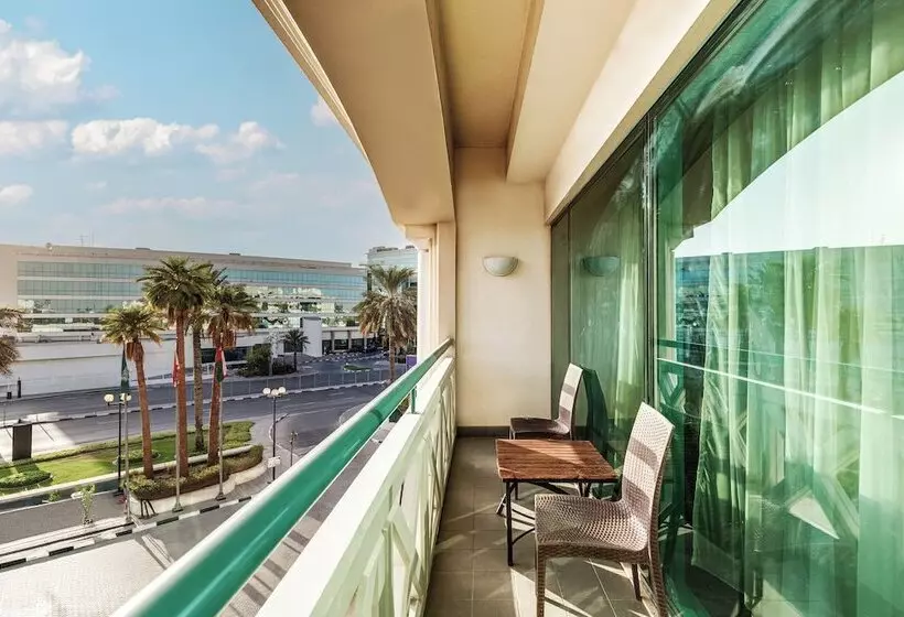 هتل Mövenpick Grand Al Bustan
