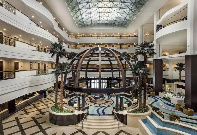 هتل Mövenpick Grand Al Bustan