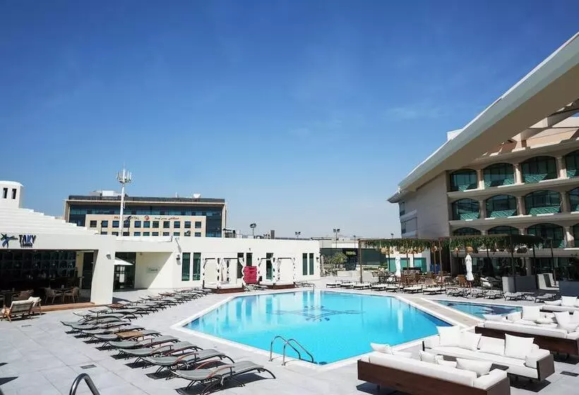 هتل Mövenpick Grand Al Bustan