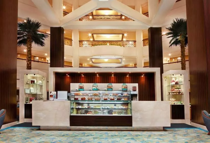 هتل Mövenpick Grand Al Bustan