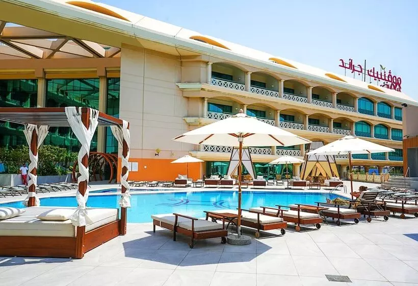 هتل Mövenpick Grand Al Bustan