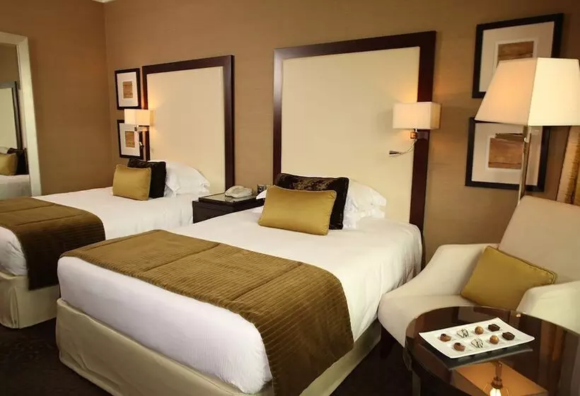 هتل Mövenpick Grand Al Bustan