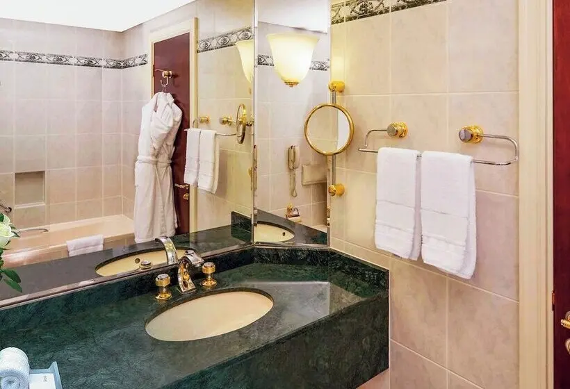 Hotelli Mövenpick Grand Al Bustan