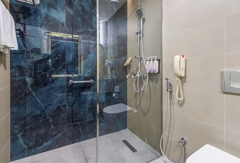 Hotelli Mövenpick Grand Al Bustan