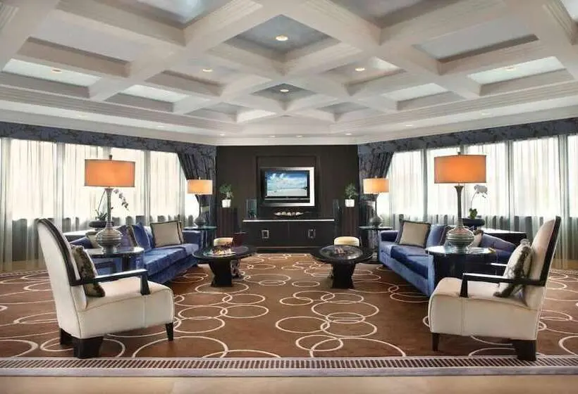 Hotelli Mövenpick Grand Al Bustan