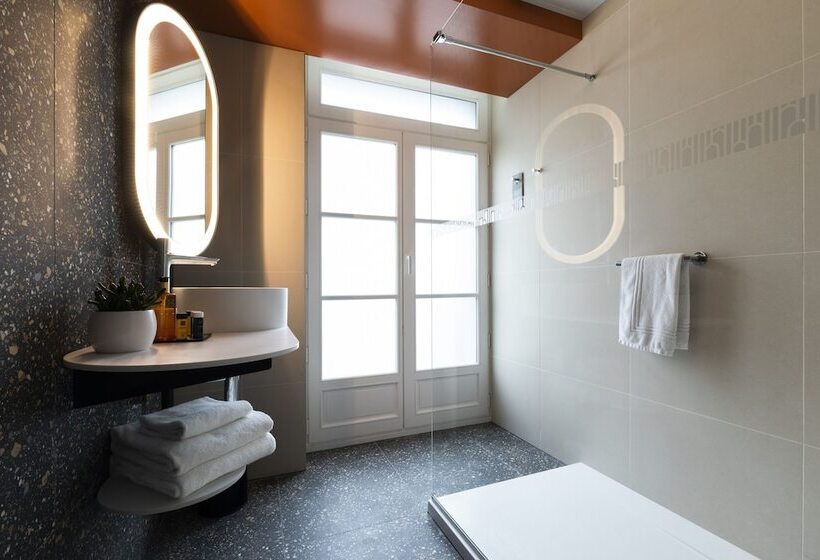 هتل Oceania Le Conti