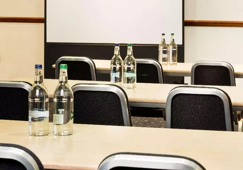 酒店 Park Inn By Radisson Cardiff City Centre