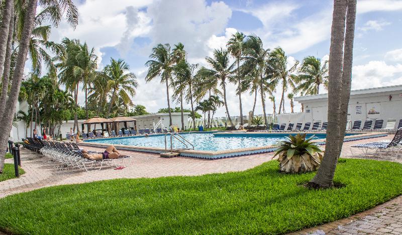 בית מלון כפרי Waterfront Condo, Heated Pool, Direct Beach Access With Private Beach Chairs