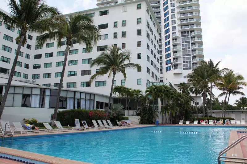 בית מלון כפרי Waterfront Condo, Heated Pool, Direct Beach Access With Private Beach Chairs