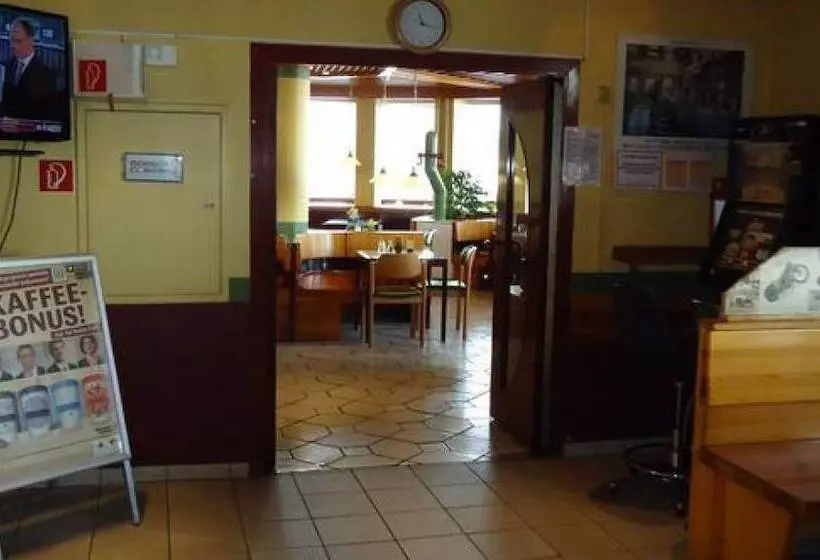 مُتل Und Rasthof Avus