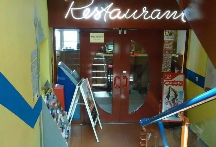 مُتل Und Rasthof Avus