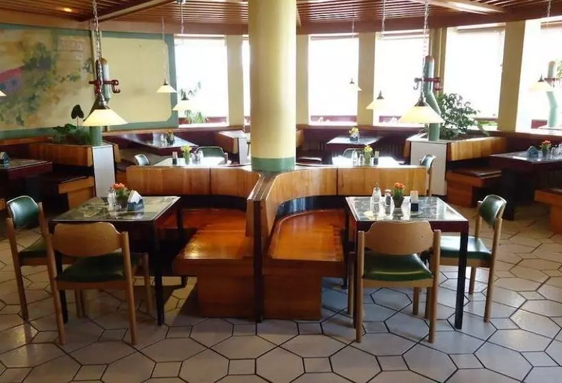 مُتل Und Rasthof Avus