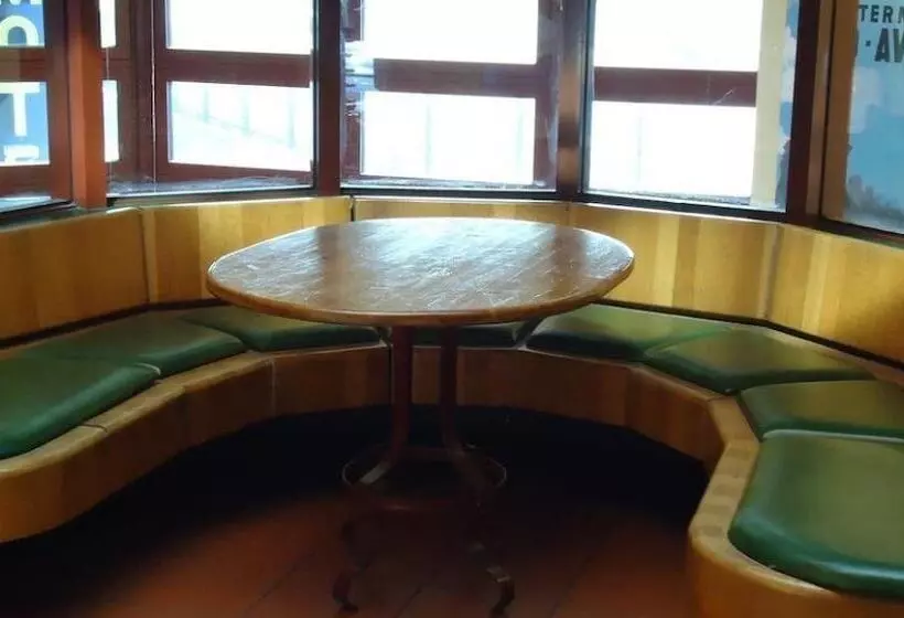 مُتل Und Rasthof Avus