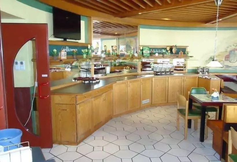 مُتل Und Rasthof Avus