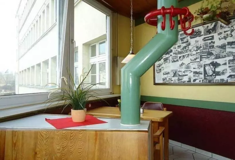 مُتل Und Rasthof Avus