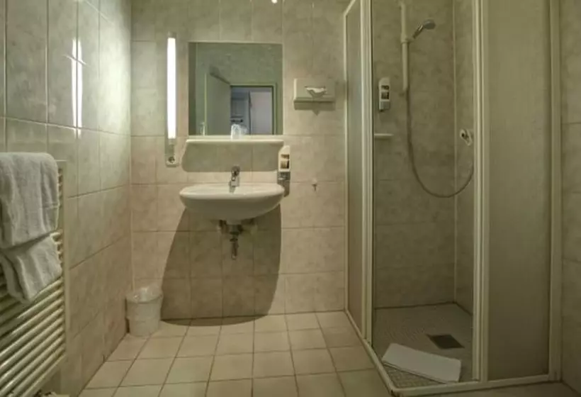 مُتل Und Rasthof Avus