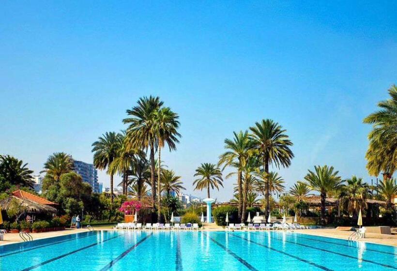 Portemilio Hotel & Resort