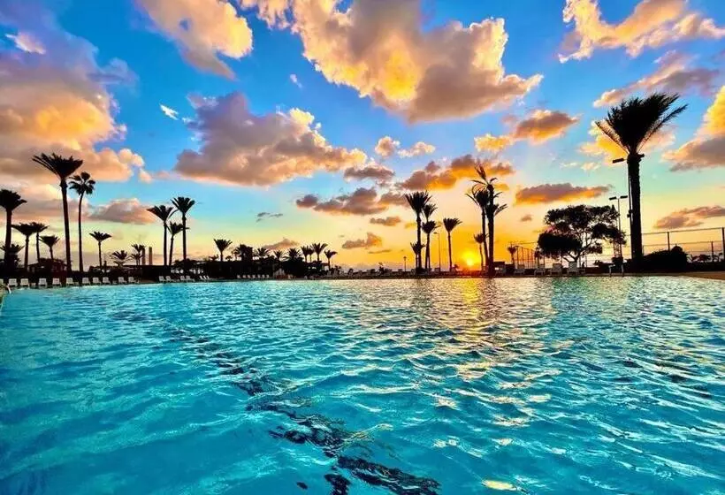 Portemilio Hotel & Resort