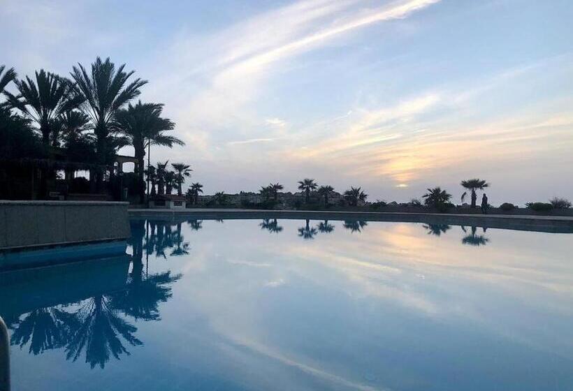 Portemilio Hotel & Resort