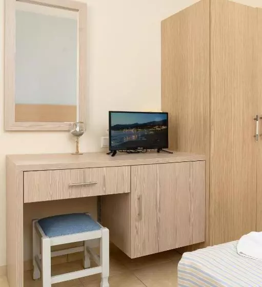 Отель Alianthos Beach