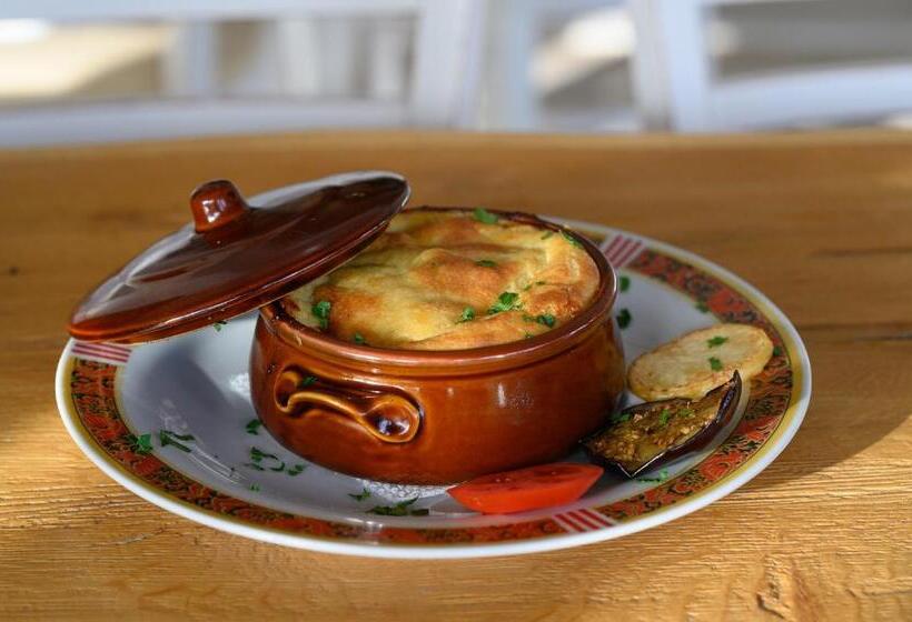 ホテル Alianthos Beach