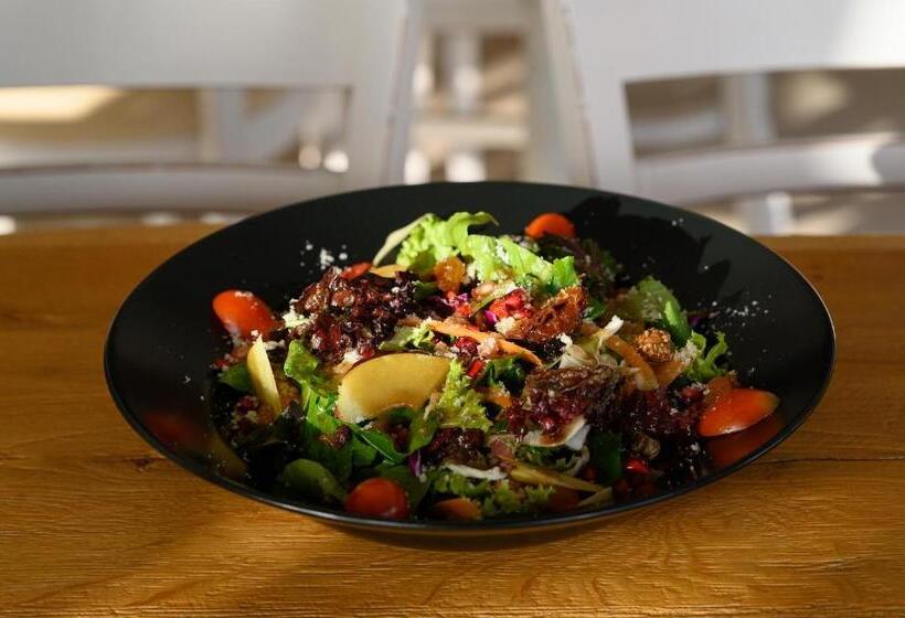 ホテル Alianthos Beach