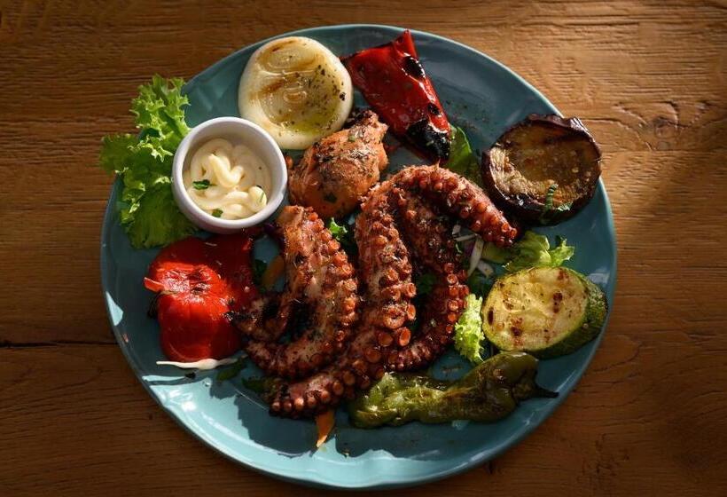 ホテル Alianthos Beach