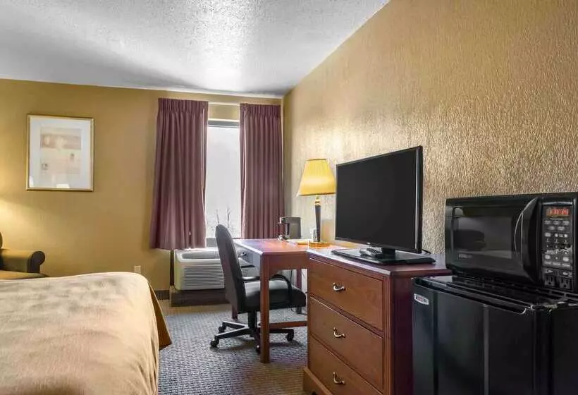 هتل Comfort Inn & Suites