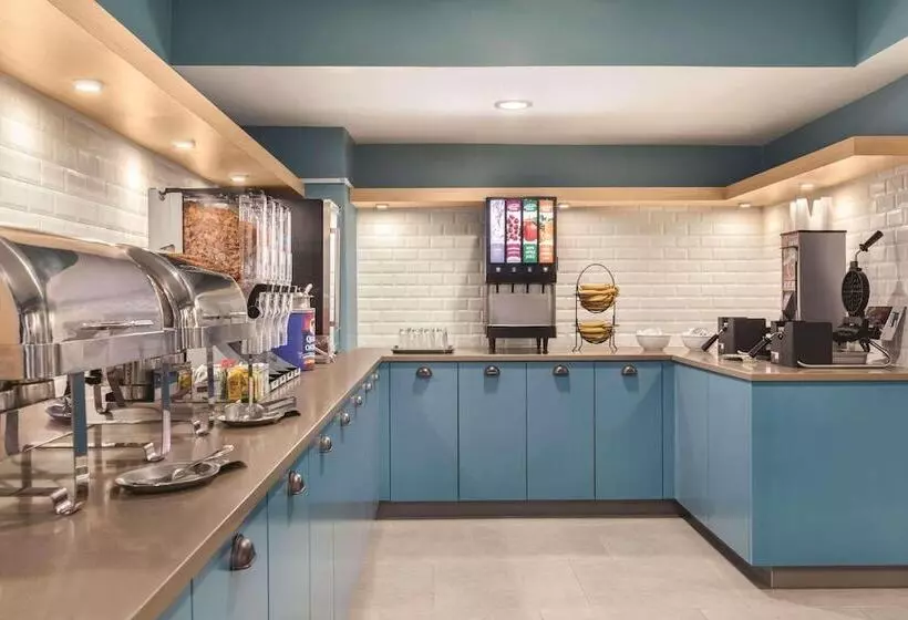 هتل Country Inn & Suites By Radisson Erie Pa