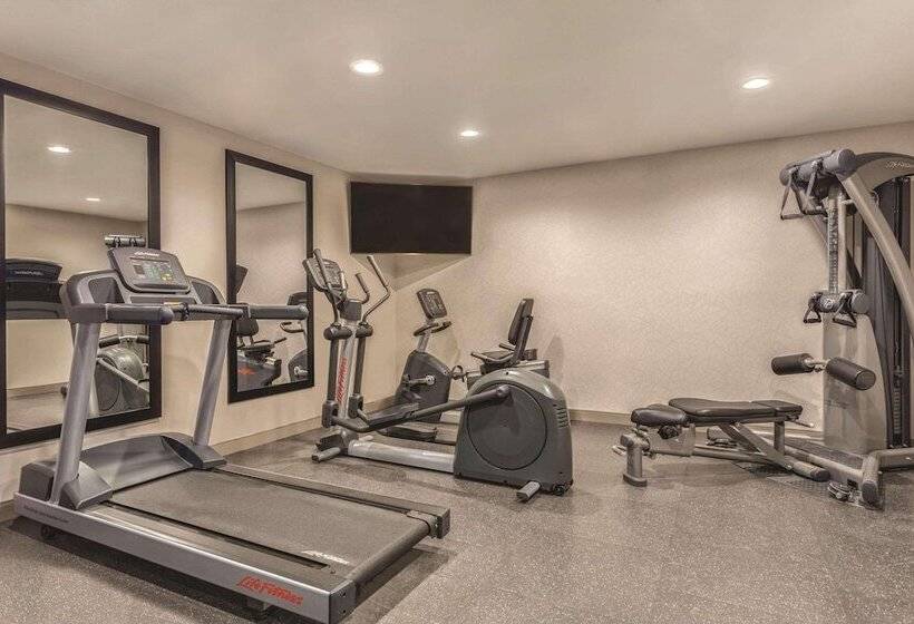 فندق Country Inn & Suites By Radisson Erie Pa