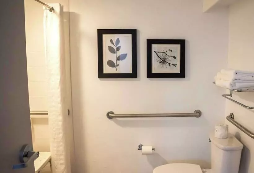 هتل Country Inn & Suites By Radisson Erie Pa