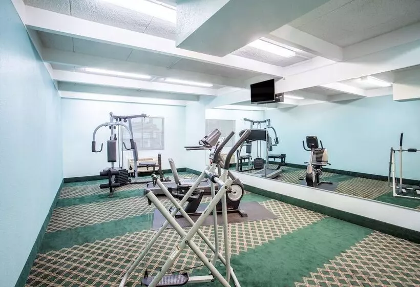 Отель Days Inn By Wyndham Columbia I 70