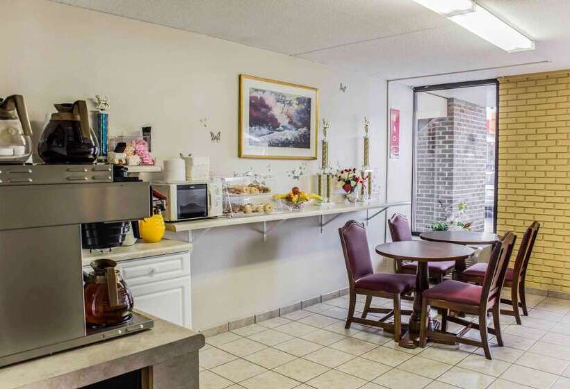 فندق Econo Lodge