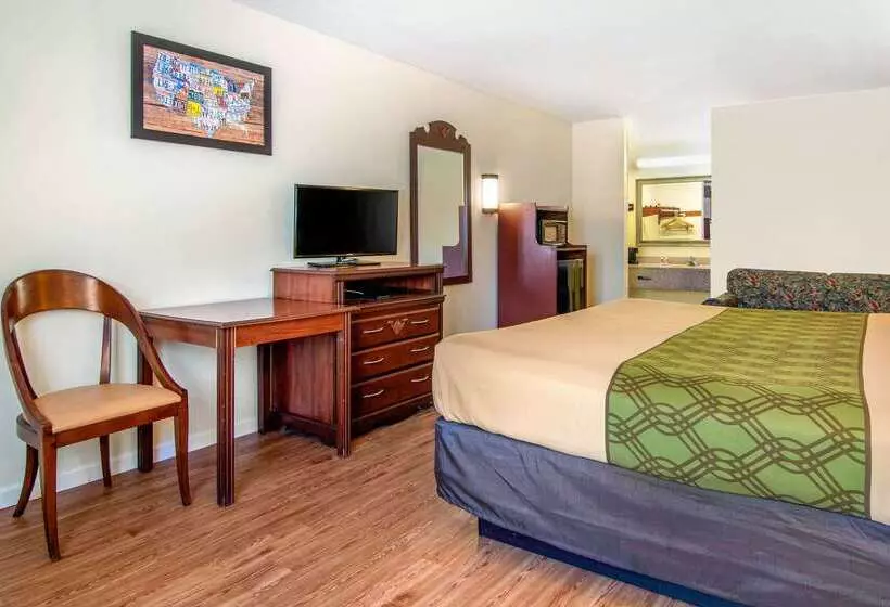 Отель Econo Lodge Inn & Suites