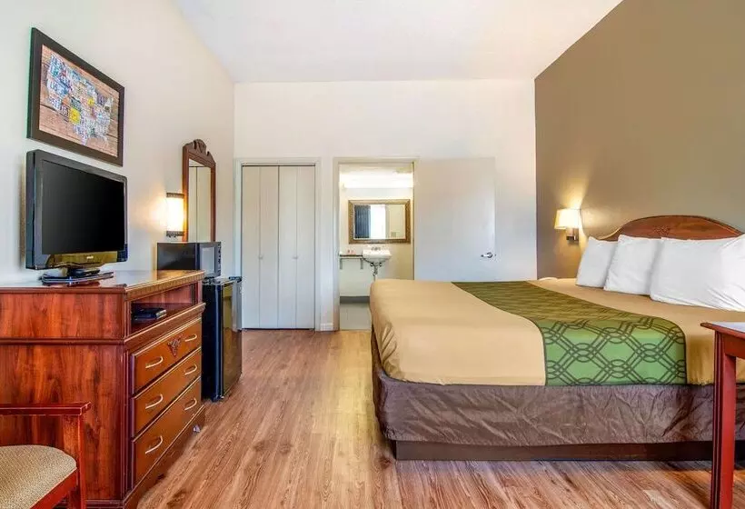 Отель Econo Lodge Inn & Suites