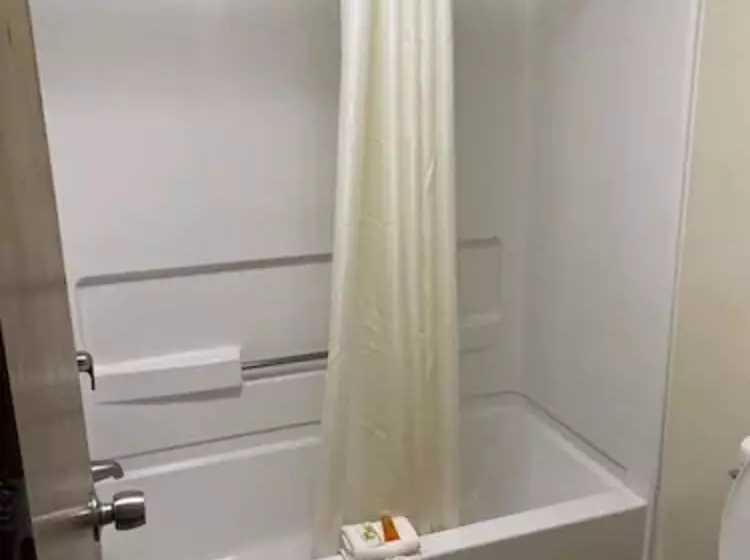 Отель Havelock Inn & Suites