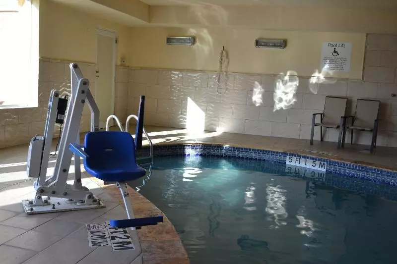 Holiday Inn Express Hotel & Suites Gainesville By Ihg