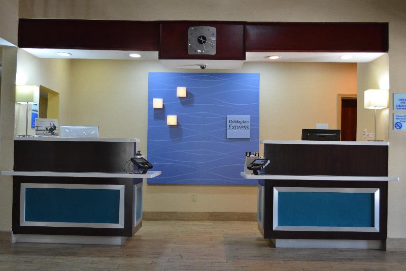 Holiday Inn Express Hotel & Suites Gainesville By Ihg